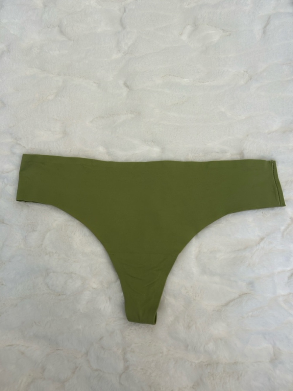 Lululemon InvisiWear Mid-Rise Thong Panty L
